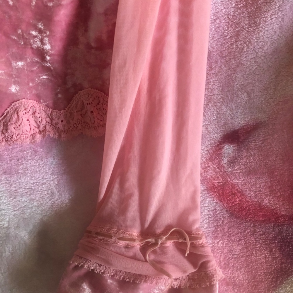 Like New Beautiful V neck pink girly velvet beaded top for sale - Picture 4 of 5
